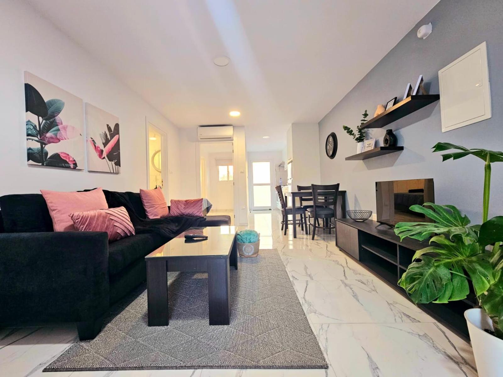 1Bd Beach Apartment Paphos Exterior foto